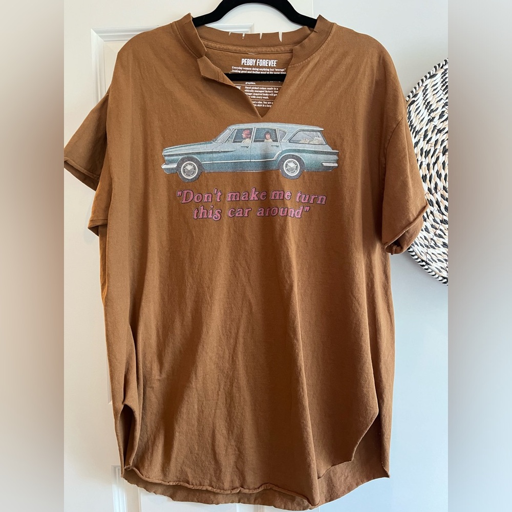 Pebby Forevee side-slit tshirt